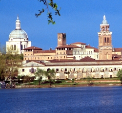 Mantova, vista dal lago